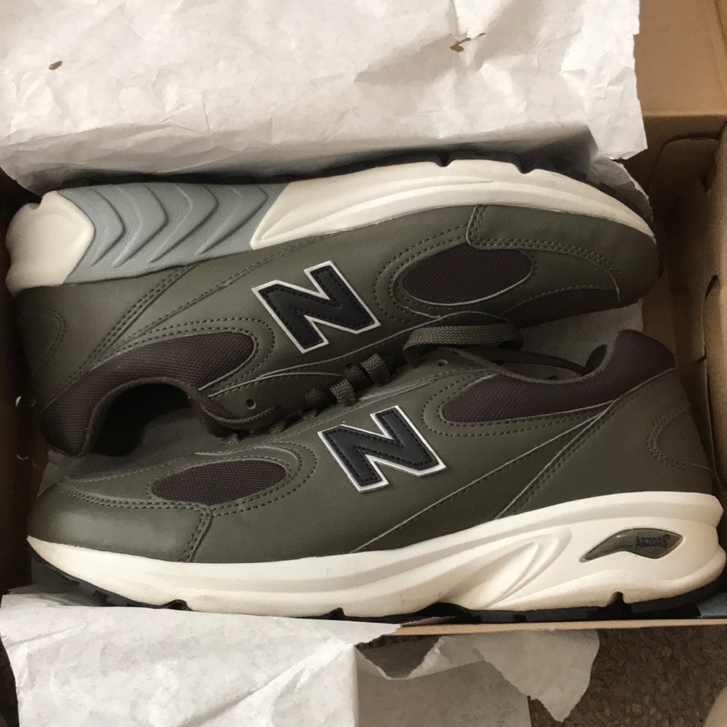 New Balance 498